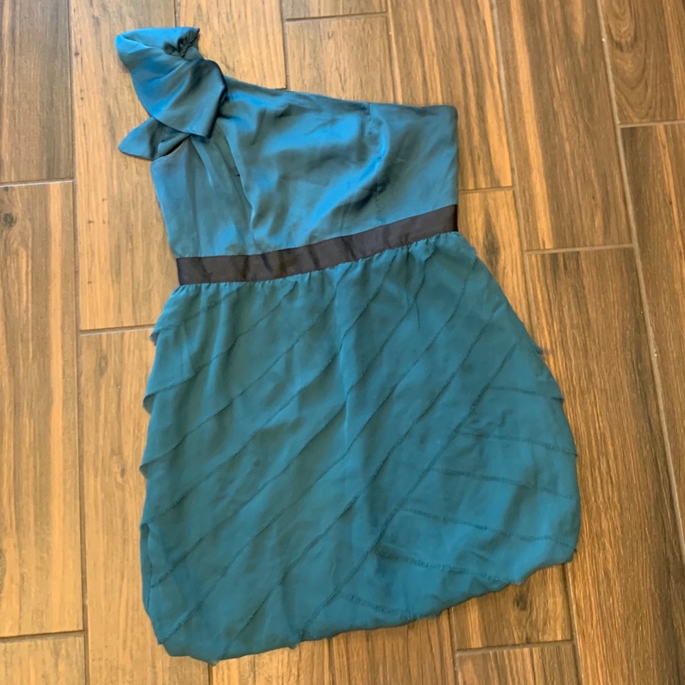 Women’s one shoulder dress Green dress.